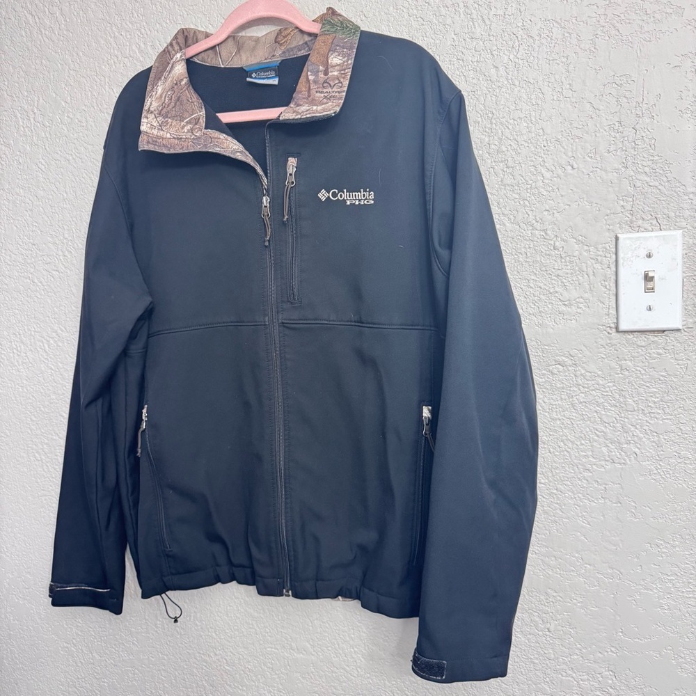 Columbia PFG Men’s XL Softshell Jacket Black Realtree Camo - Picture 2 of 8